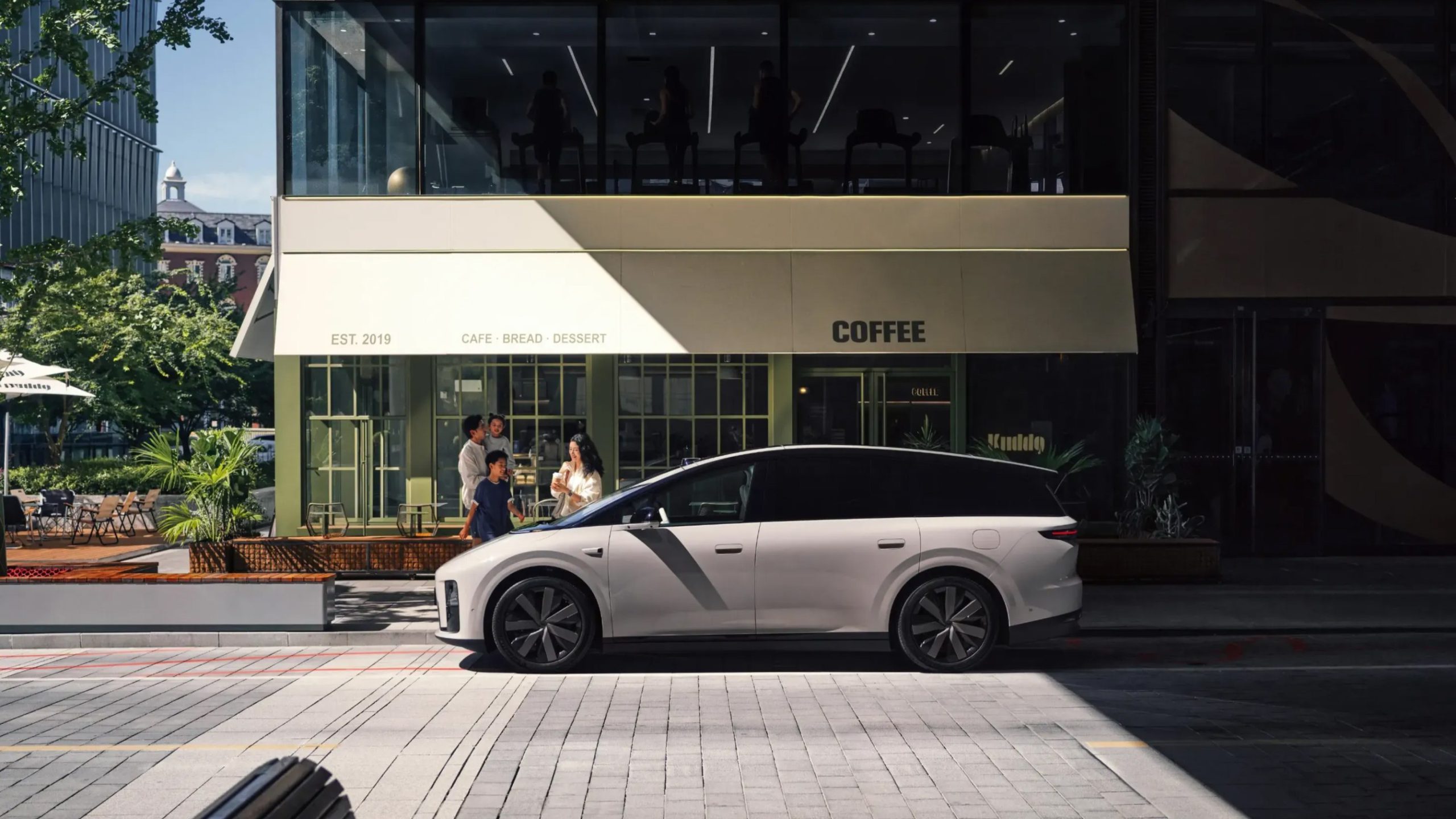 Li Auto i8